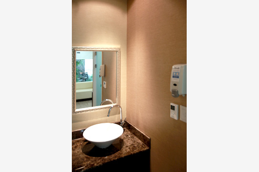 ���̺����������